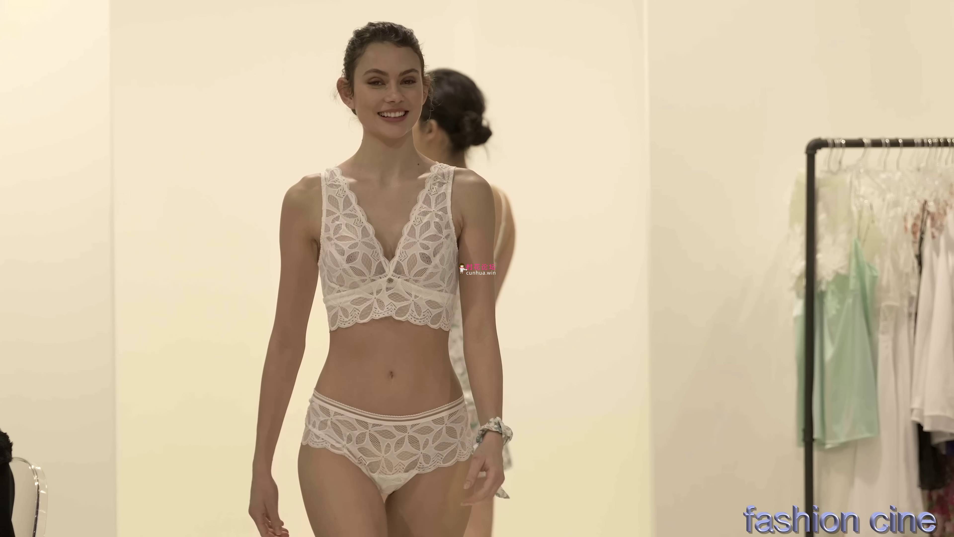 ANTIGEL BY LISE CHARMEL Lingerie - Interfiliere Paris Fashion Week 2023 in 4K (2.jpg